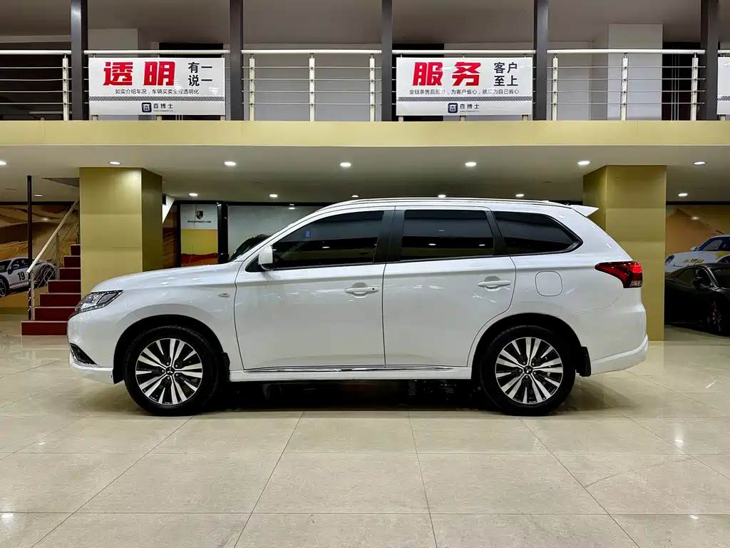 Mitsubishi Outlander 2021