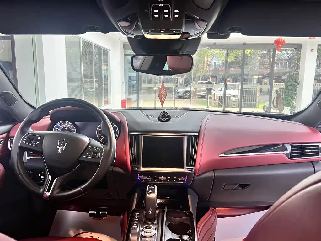 Maserati Levante 2021