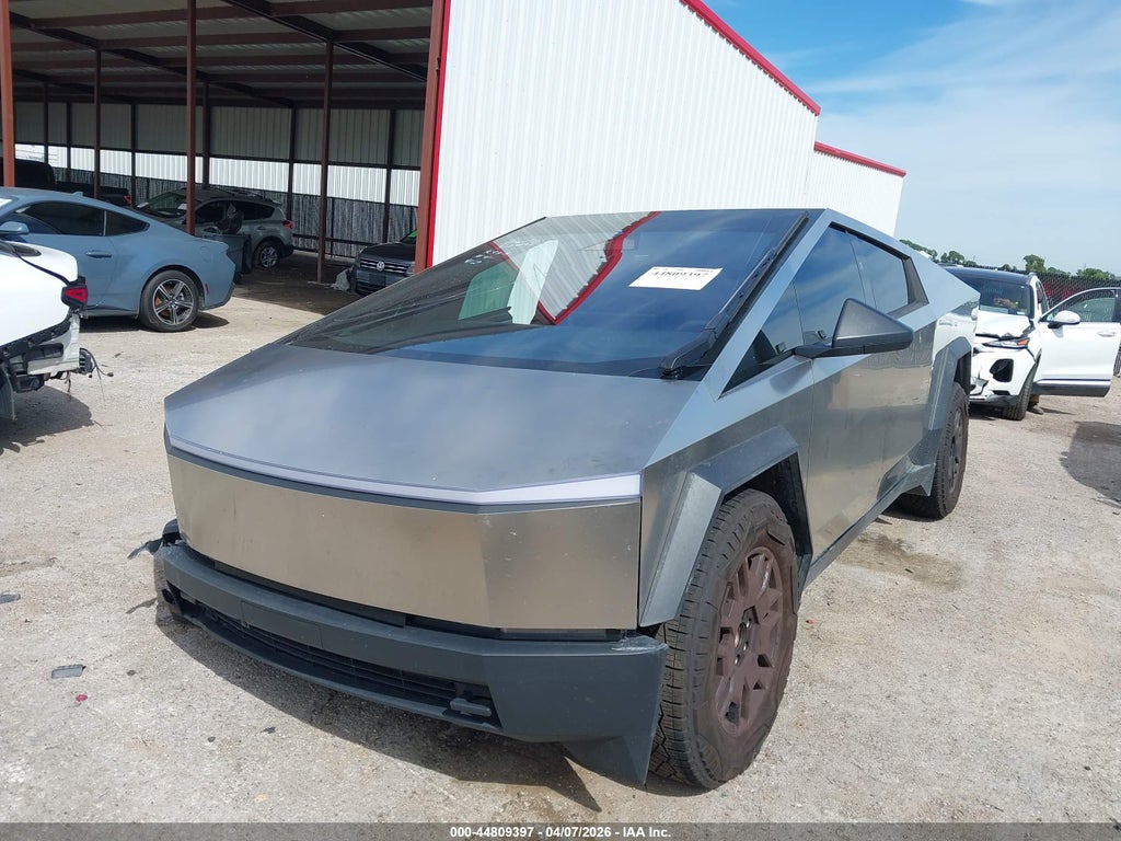Tesla Cybertruck 2025