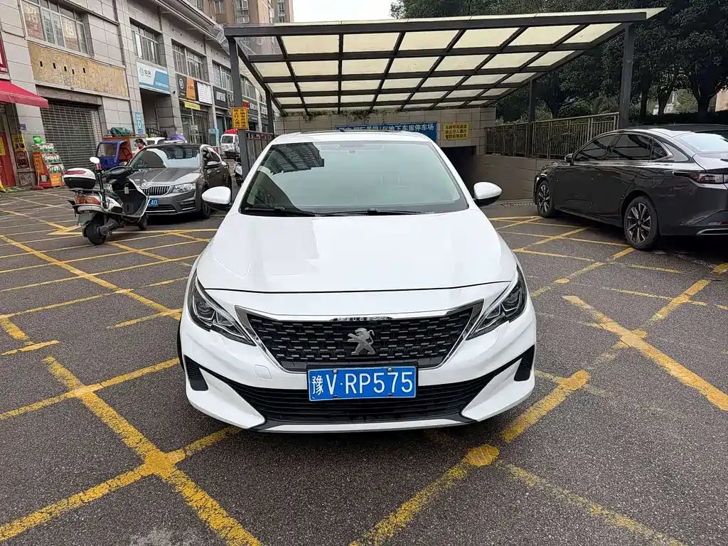 Peugeot 408 2021