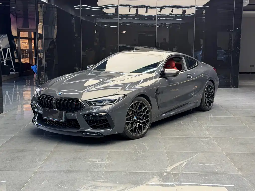 BMW M8 2023