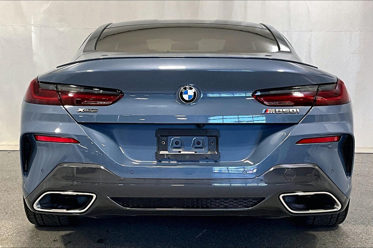 BMW 8 серии 2022