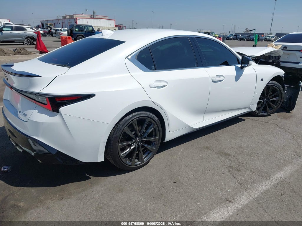 Lexus IS 300 2025