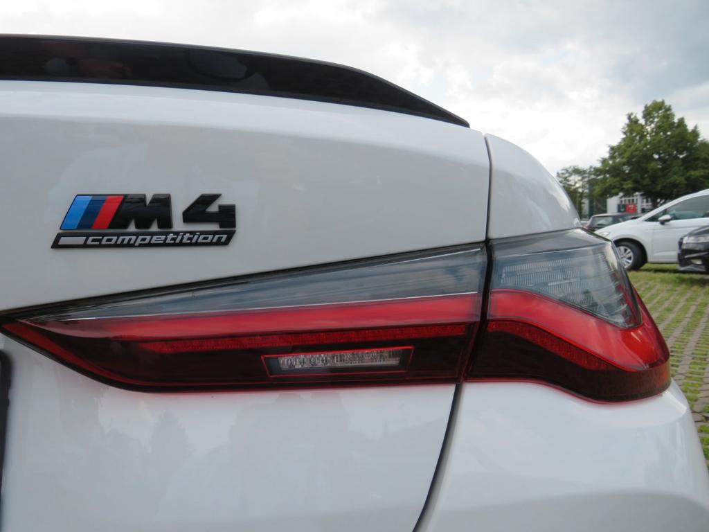 BMW M4 2023