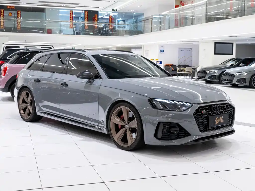 Audi RS 4 2022