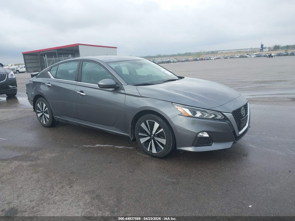 Nissan Altima 2021