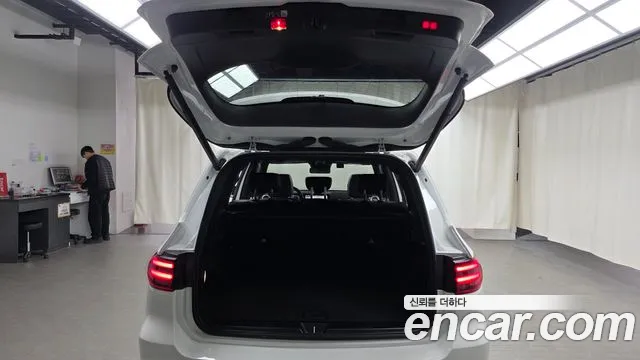 Mercedes-Benz GLB 2025