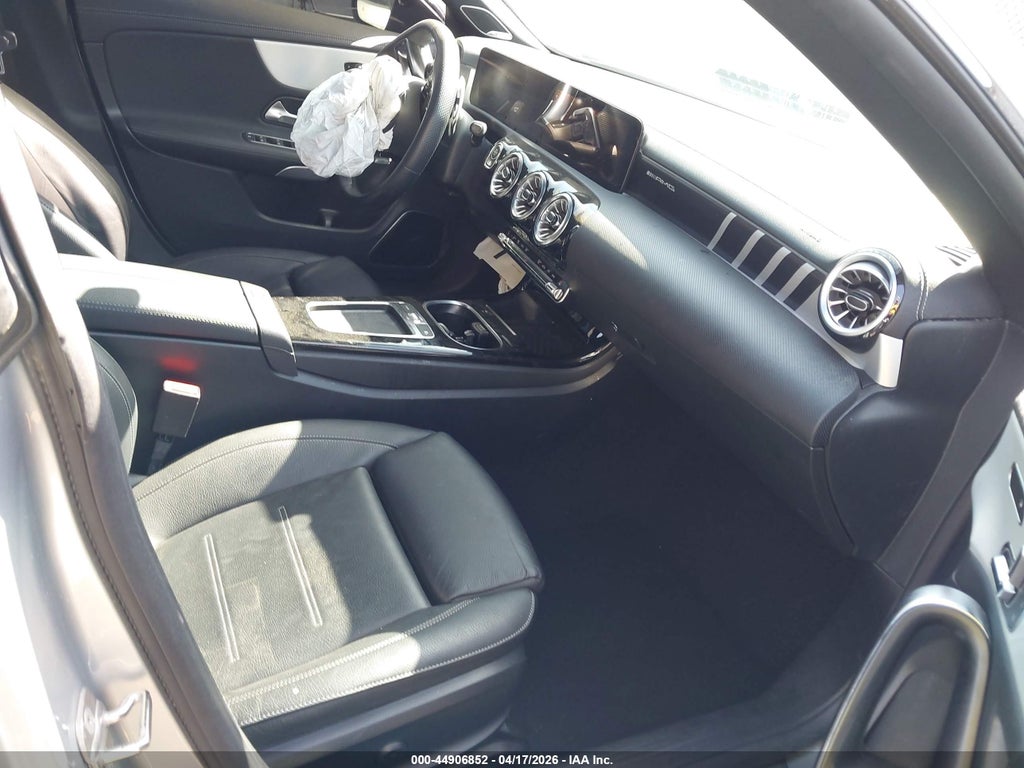 Mercedes-Benz CLA 2025