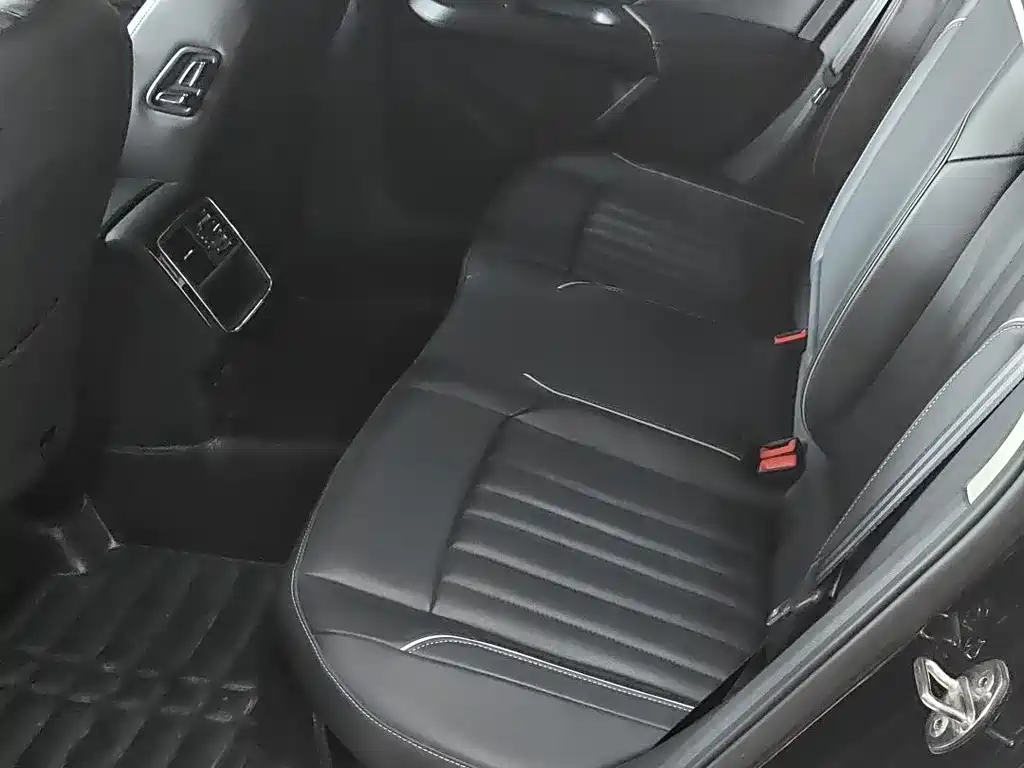 Volkswagen Passat 2022