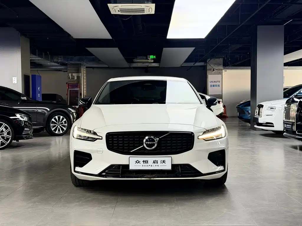 Volvo S60 2023