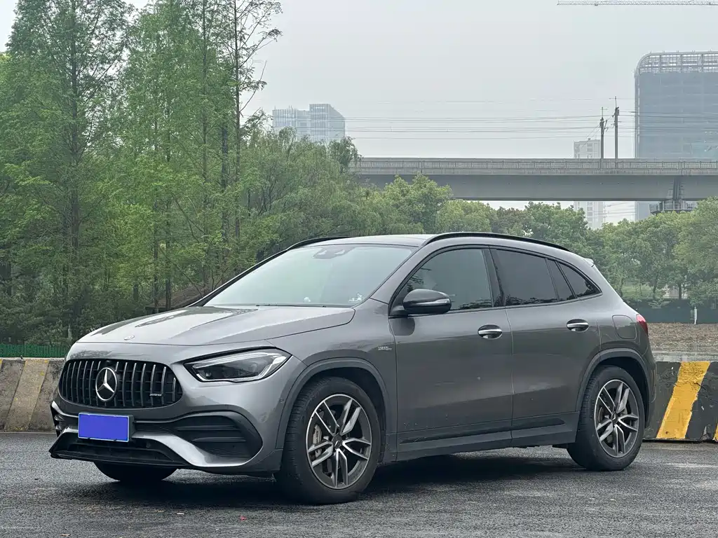 Mercedes-Benz GLA AMG 2021