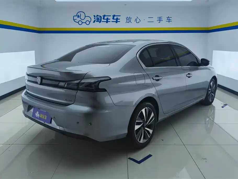 Peugeot 408 2023