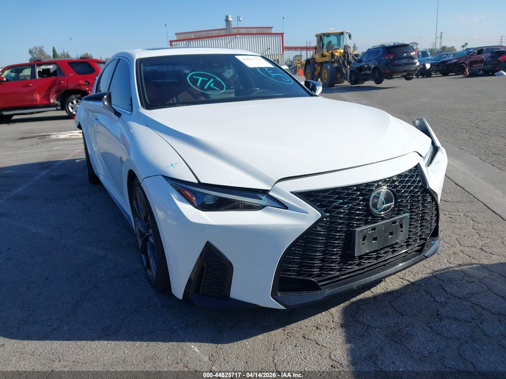 Lexus IS 2021