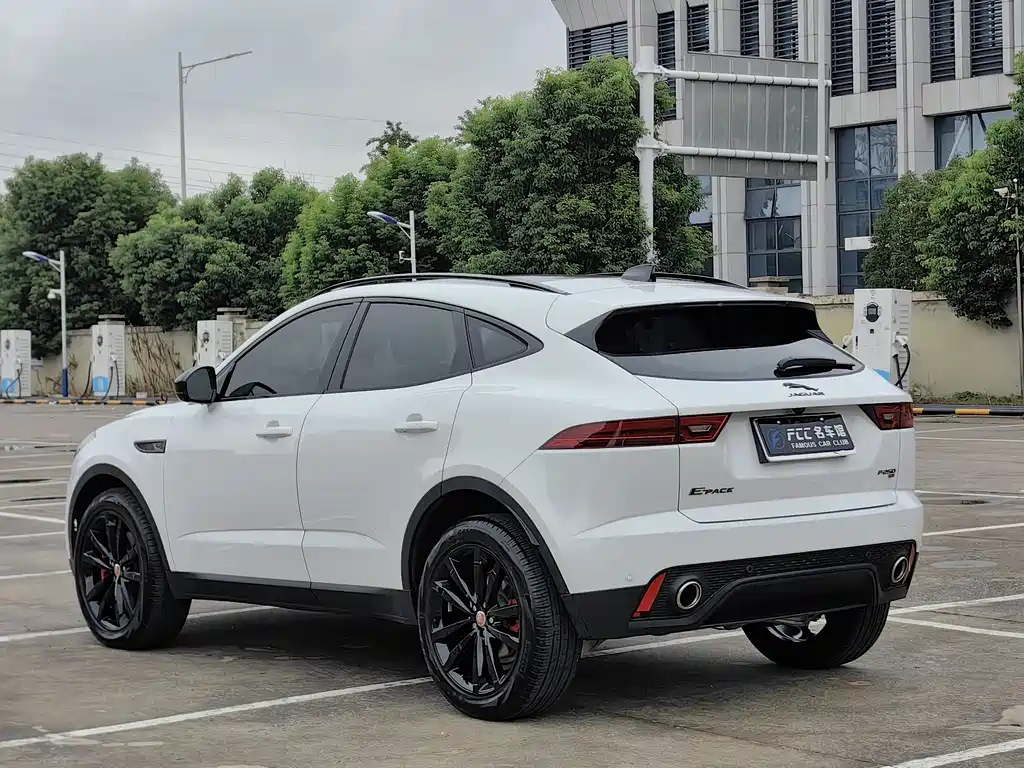Jaguar E-Pace 2024