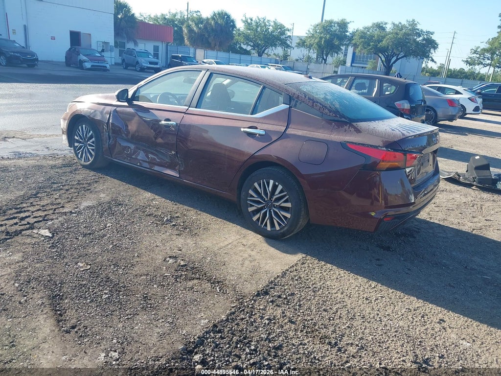 Nissan Altima 2025
