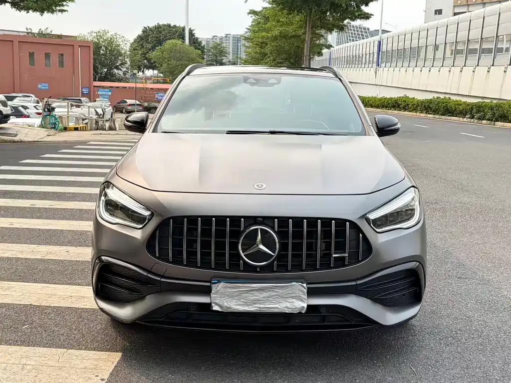 Mercedes-Benz GLA AMG 2021