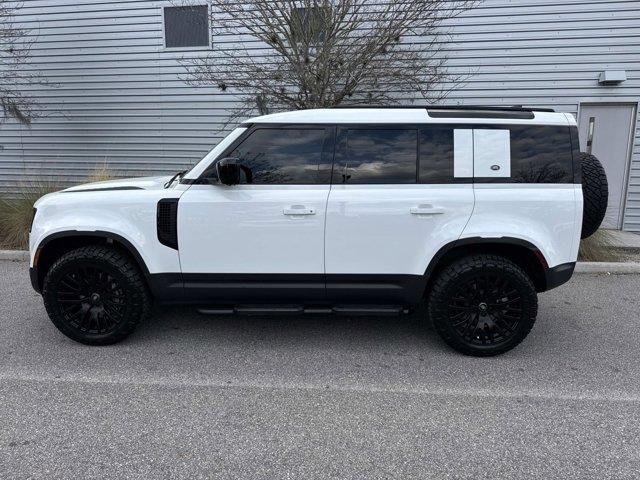 Land Rover Defender 2024