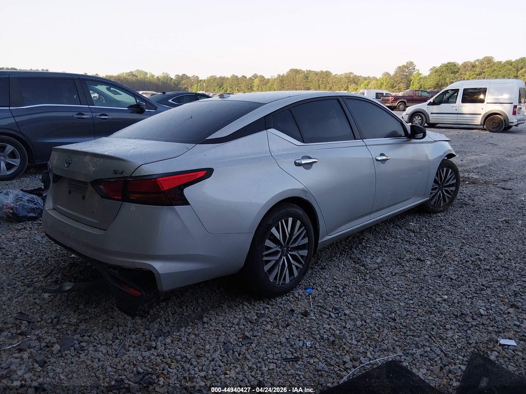 Nissan Altima 2023
