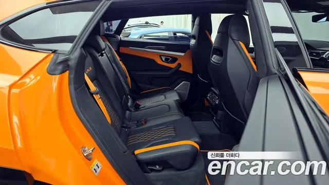 Lamborghini Urus 2024