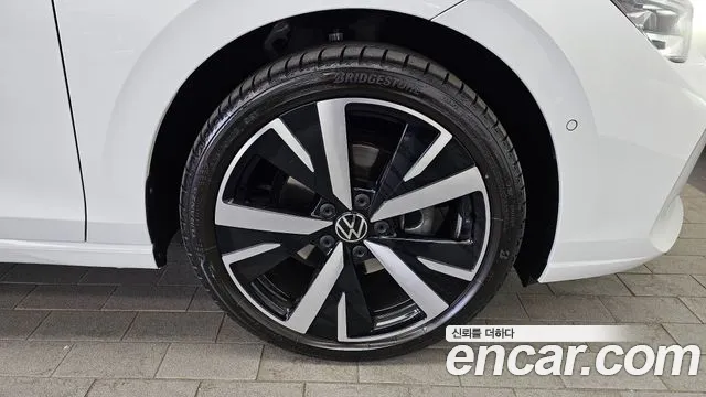 Volkswagen Golf 2025