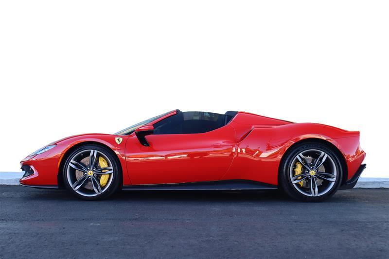 Ferrari 296 GTS 2024