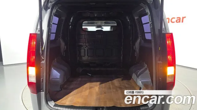 Hyundai Staria 2022