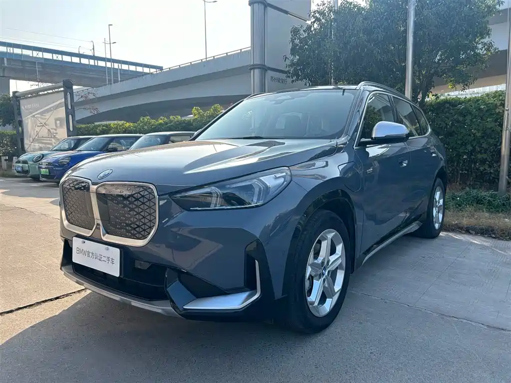 BMW iX1 2024