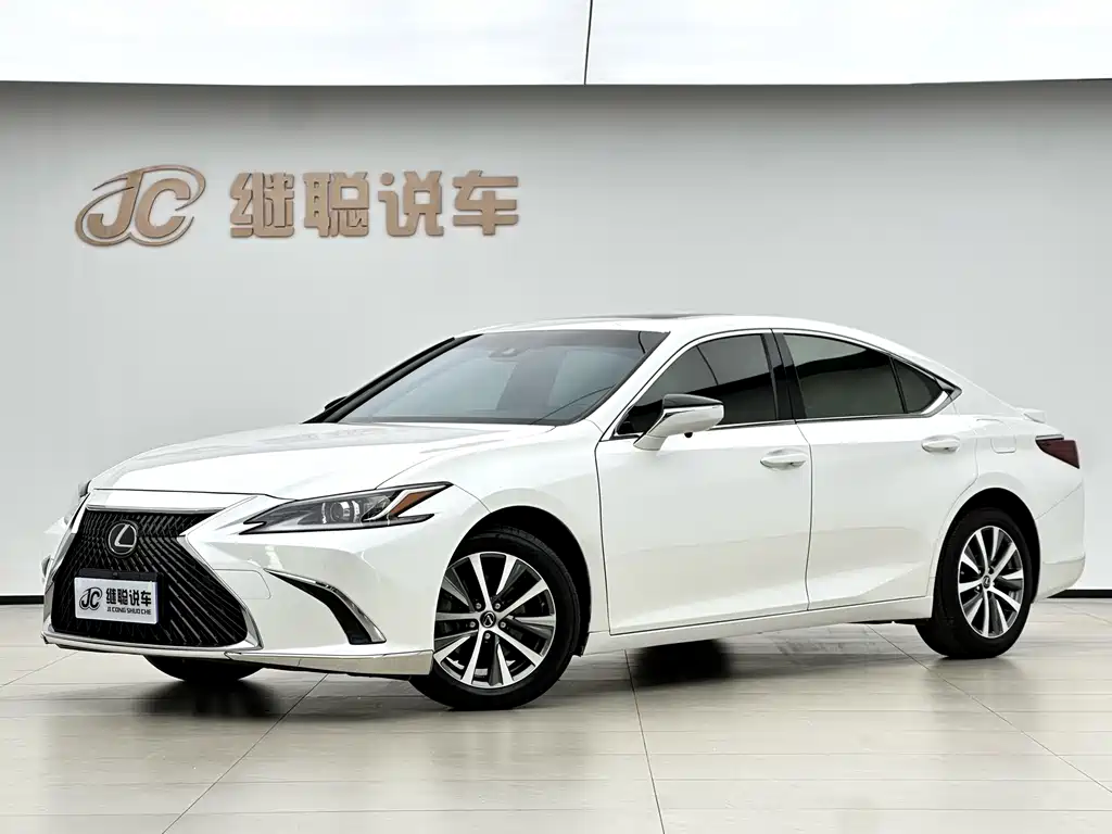 Lexus ES 2021