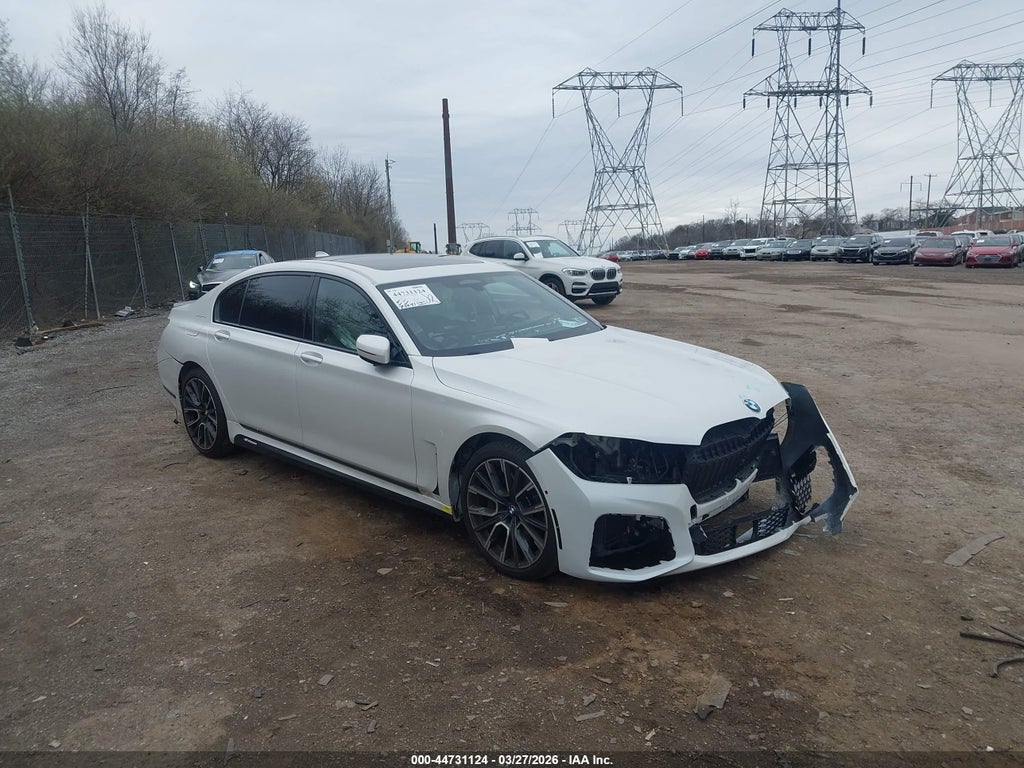 BMW 750 2021