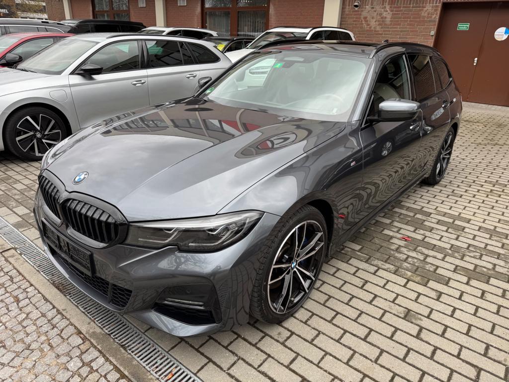 BMW 330 2021
