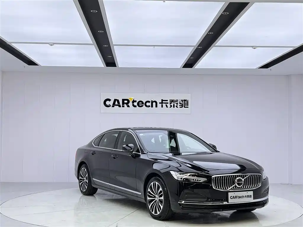 Volvo S90 2025