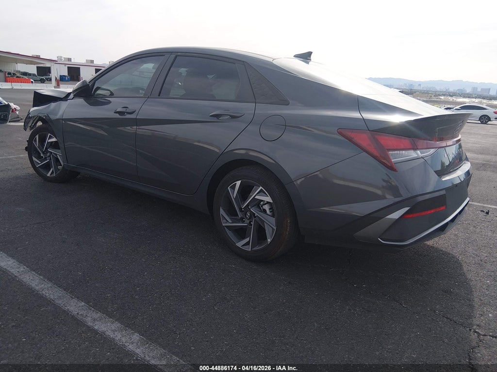 Hyundai Elantra 2025