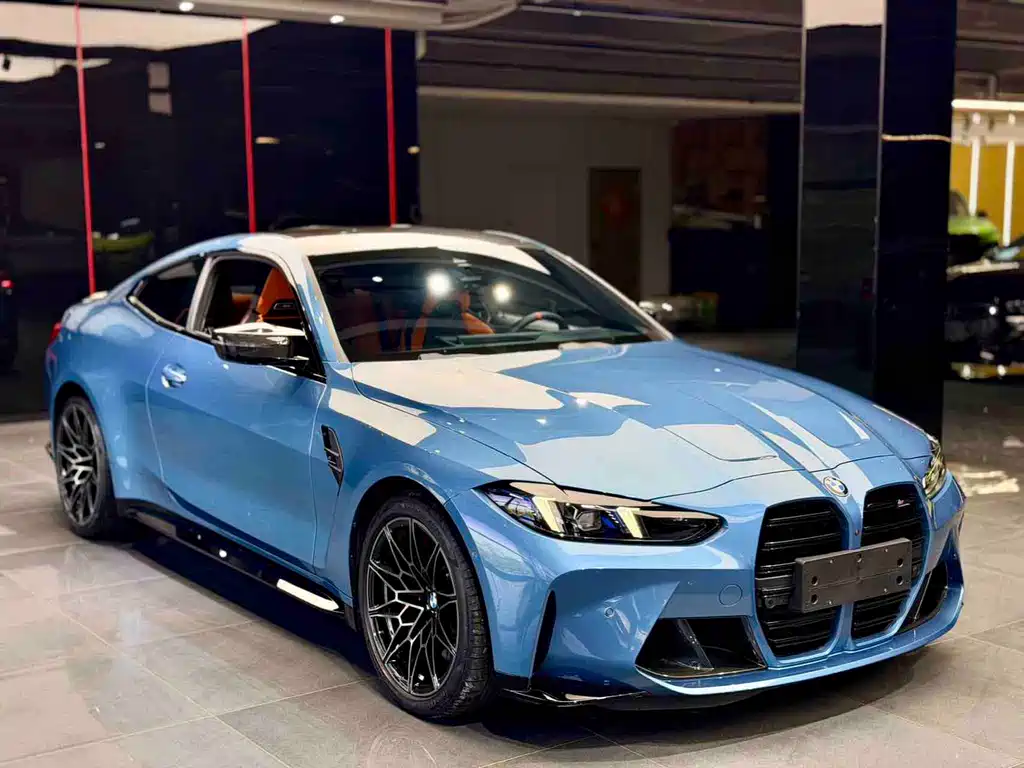 BMW M4 2025
