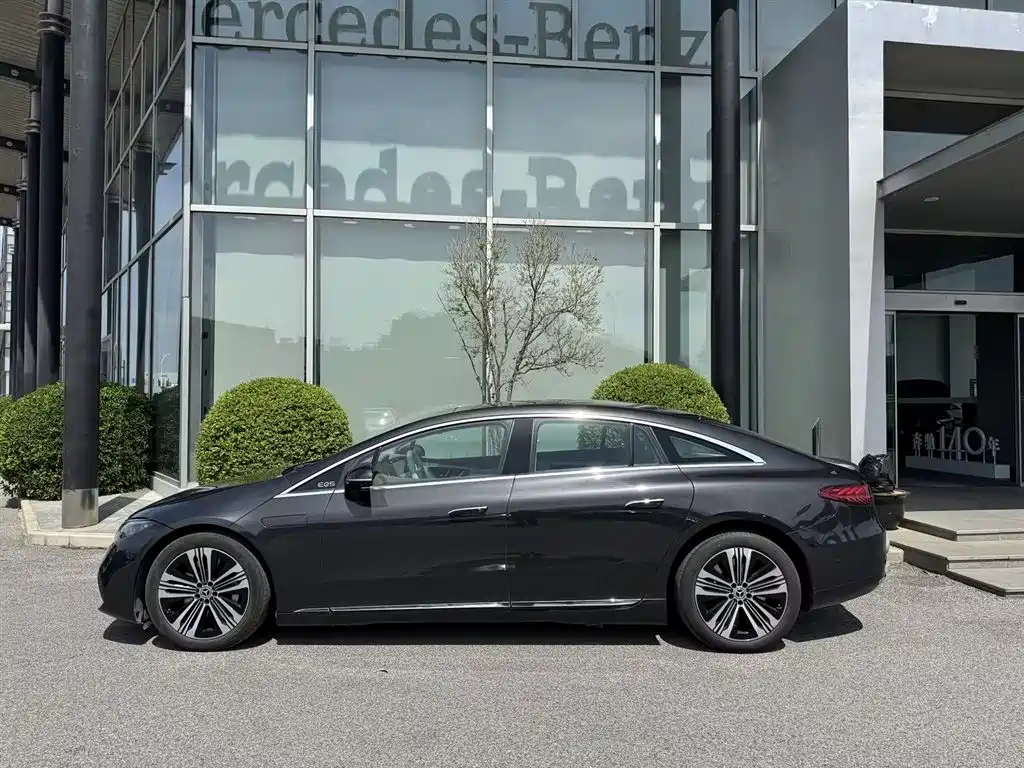 Mercedes-Benz EQS 2024