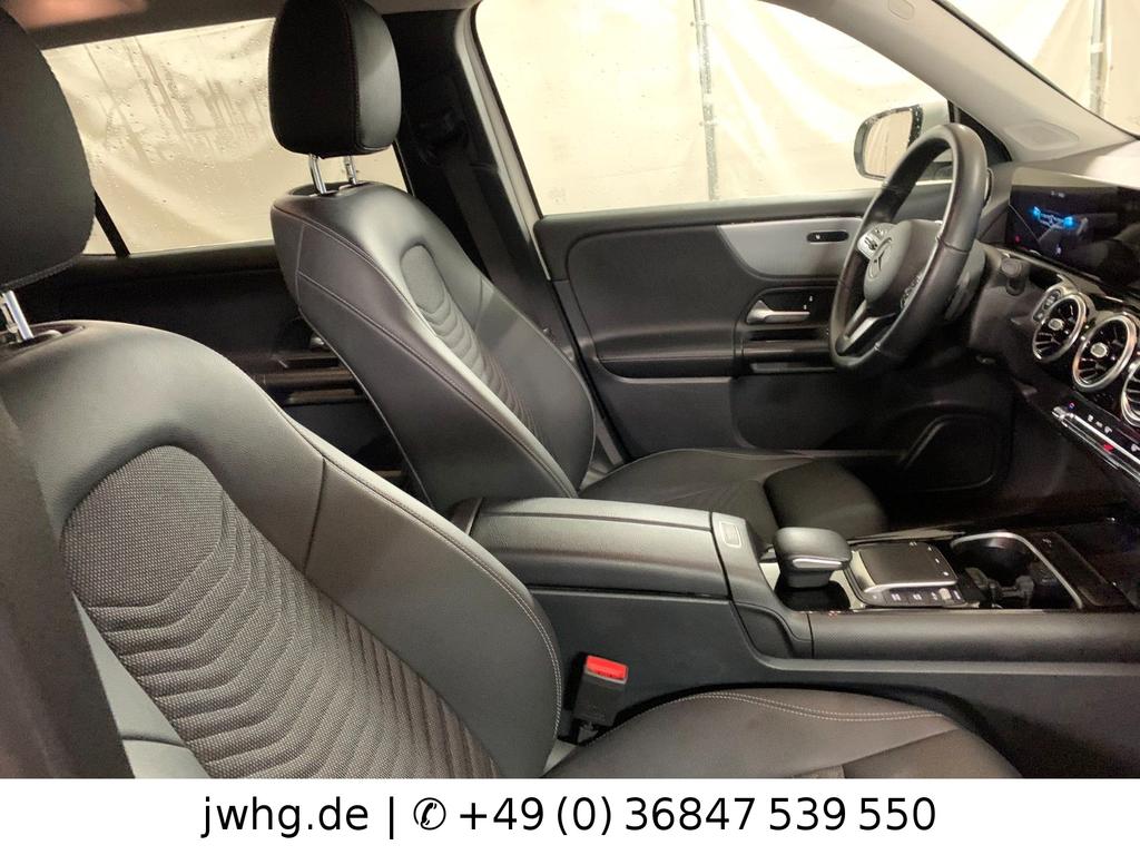 Mercedes-Benz GLB 180 2023