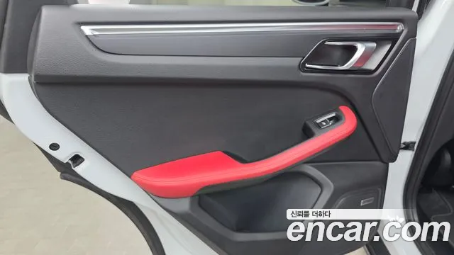 Porsche Macan 2021