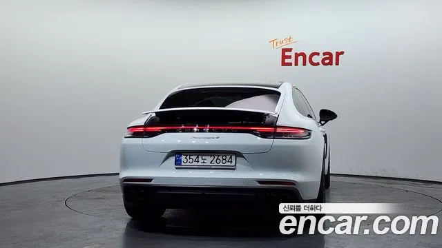 Porsche Panamera 2023
