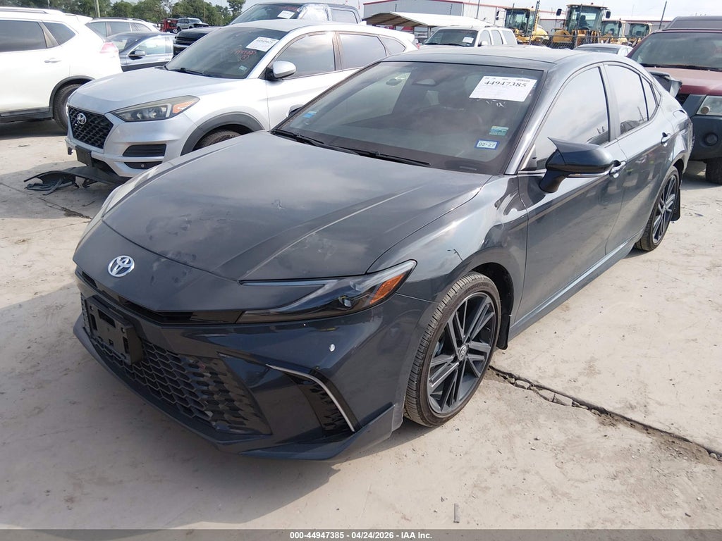 Toyota Camry 2025