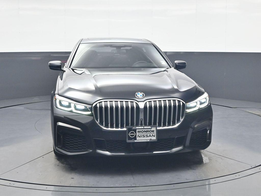 BMW 750 2021