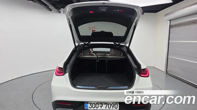 Mercedes-Benz GLC 2025