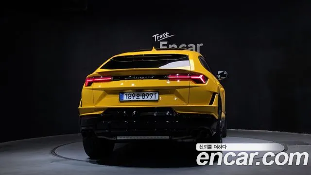 Lamborghini Urus 2024