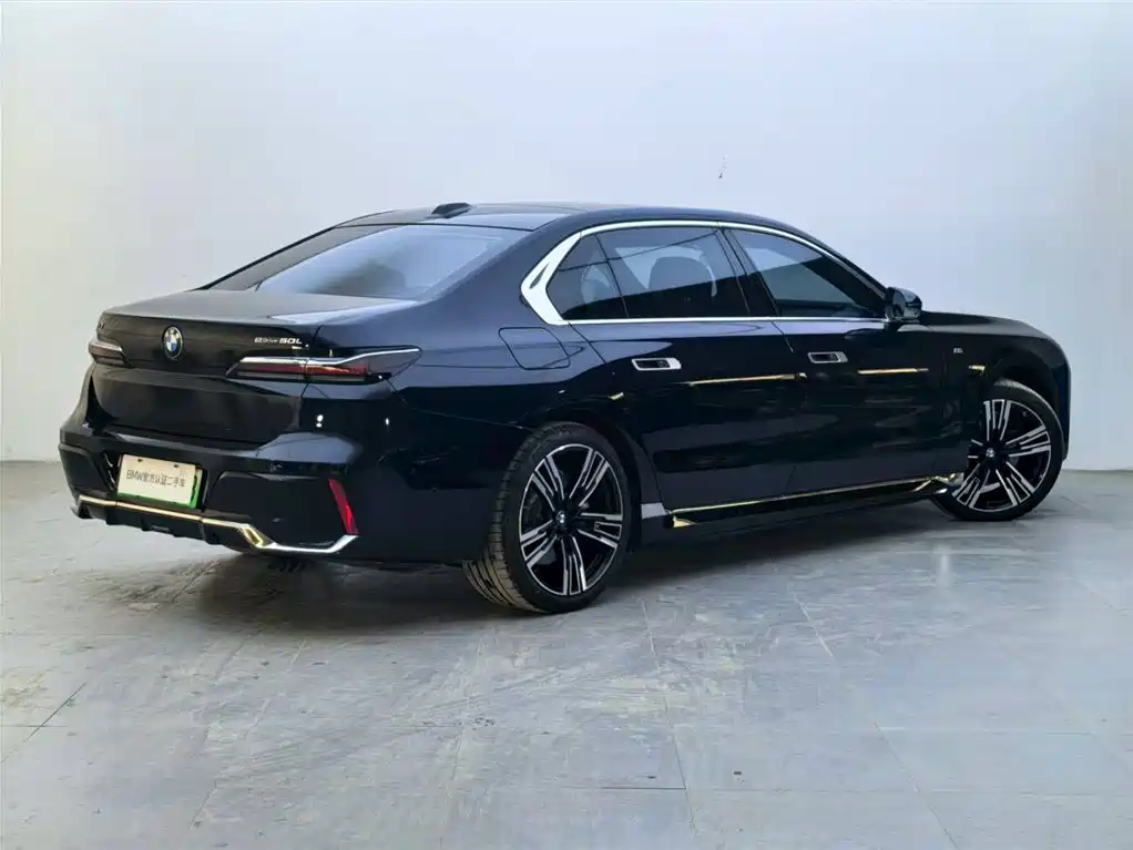 BMW i7 2024