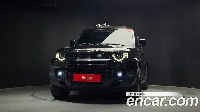 Land Rover Defender 2021