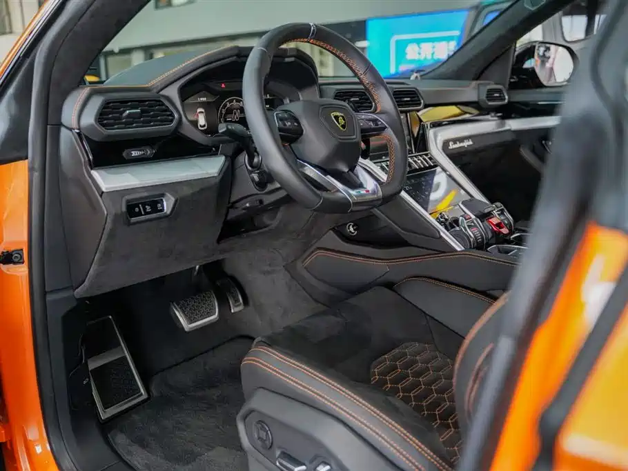 Lamborghini Urus 2024