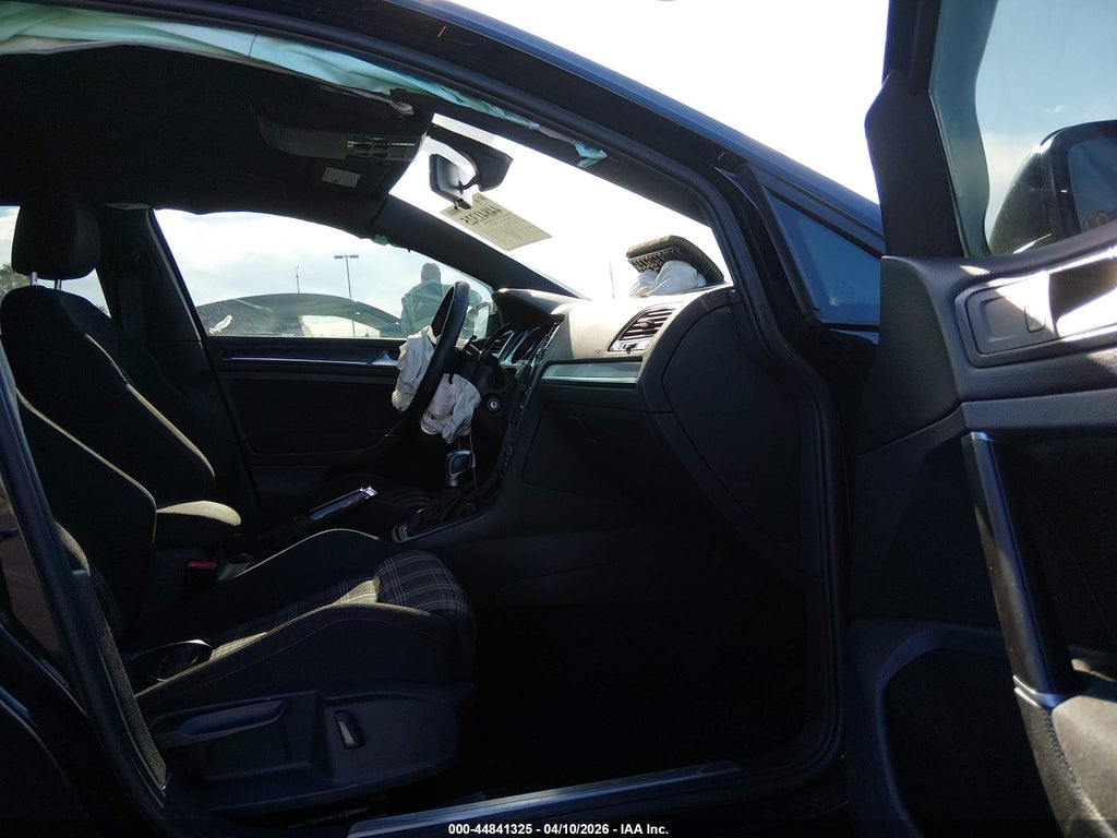 Volkswagen Golf GTI 2021