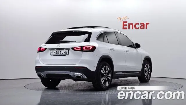 Mercedes-Benz GLA 2021