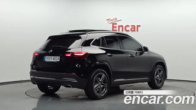 Mercedes-Benz GLA 2025