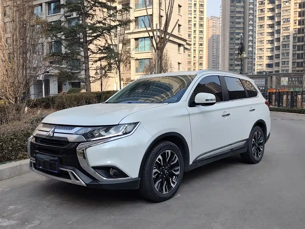 Mitsubishi Outlander 2020