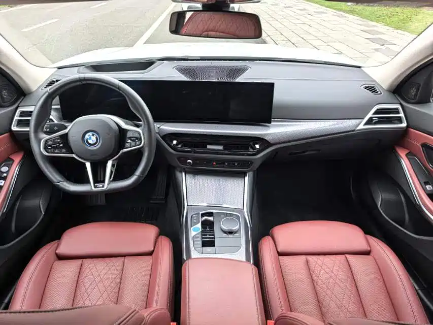 BMW i3 2024