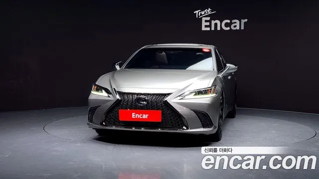 Lexus ES 2024